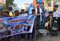 Students sell pakodas near Modi rally venue